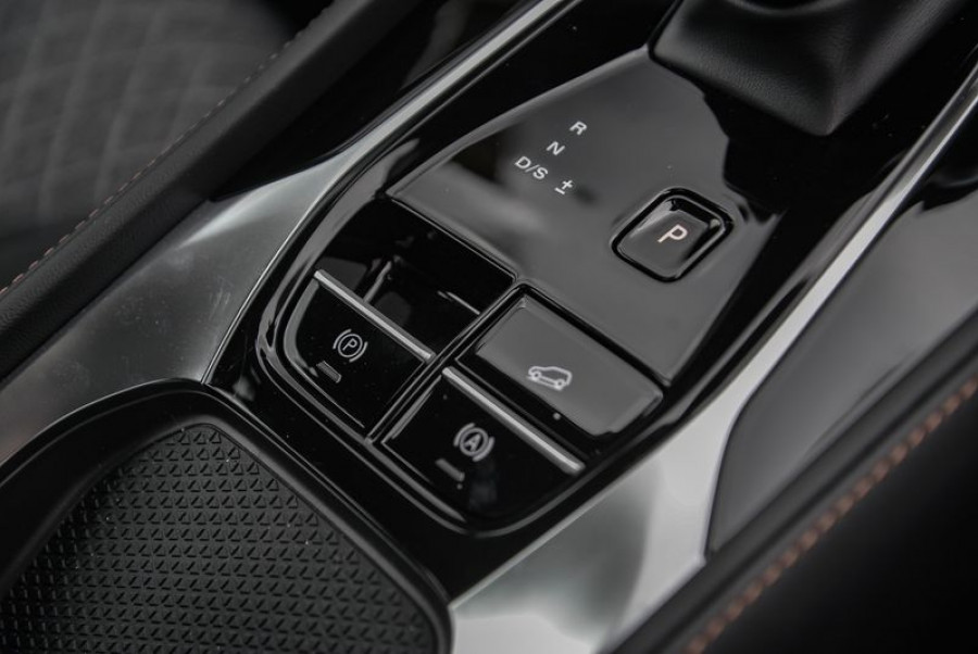 2025 MY24.5 MG HS AS33 Vibe SUV Image 13