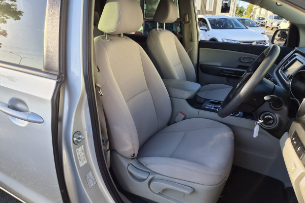2020 Kia Carnival YP S Van Image 11