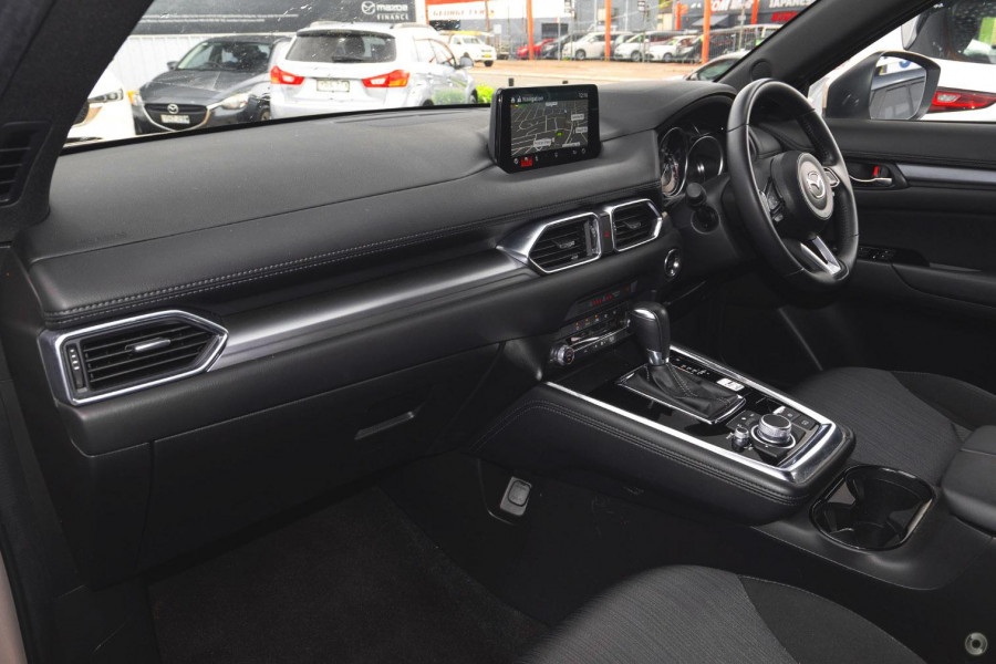 2025 Mazda CX-80 KL G40e Touring SUV Image 7