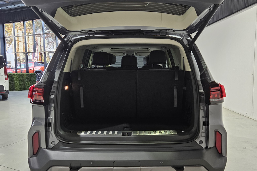2025 LDV D90 SV9A Executive SUV Image 9