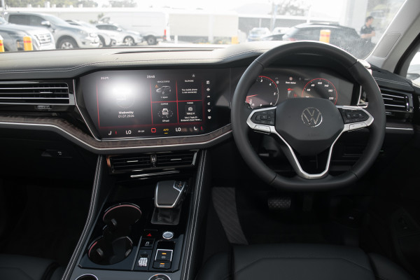 2025 MY26 Volkswagen Touareg RC 170TDI SUV image 7