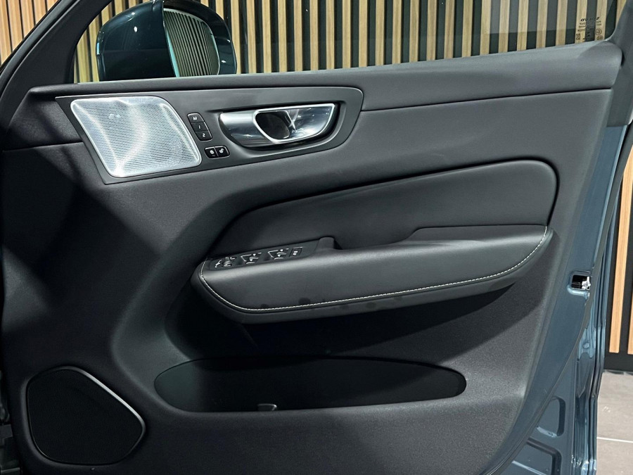 2022 Volvo XC60 UZ B5 Inscription SUV Image 10