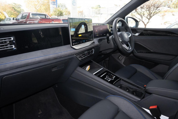2025 MY26 Volkswagen Tiguan CT 200TSI eHybrid R-Line SUV image 8
