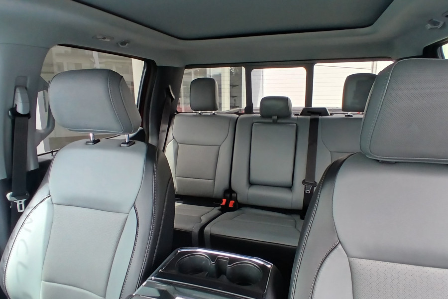 2023 Ford F-150 No Series Lariat Dual Cab Image 13