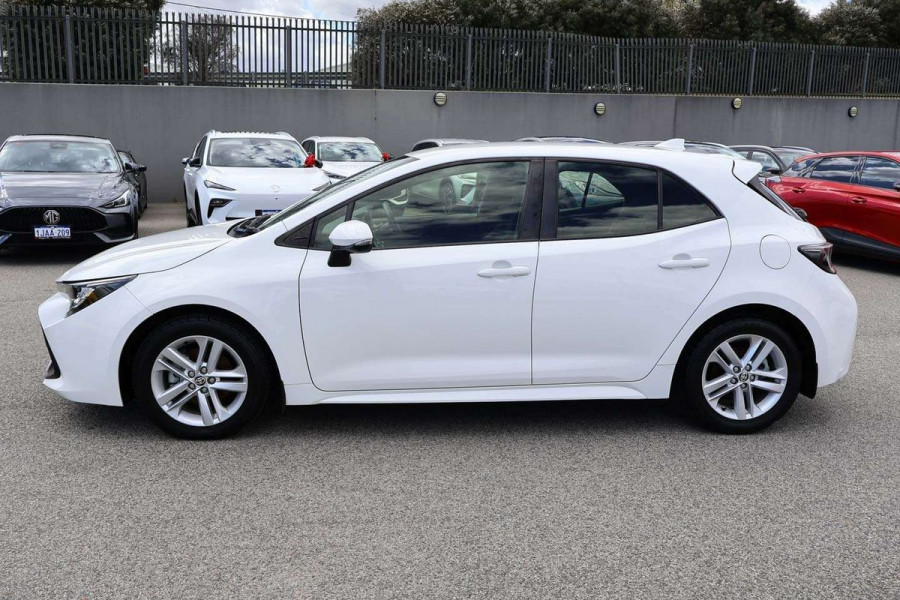 2018 Toyota Corolla MZEA12R Ascent Sport Hatch Image 6