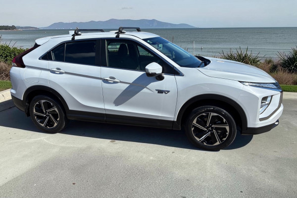 2022 Mitsubishi Eclipse Cross YB PHEV ES SUV Image 2