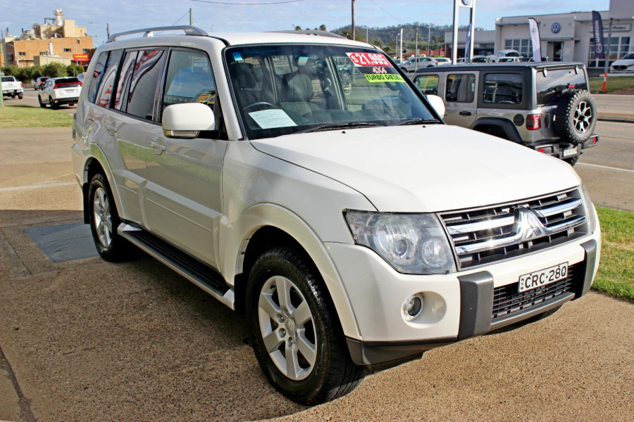 2007 Mitsubishi Pajero NS VR-X Suv Image 4