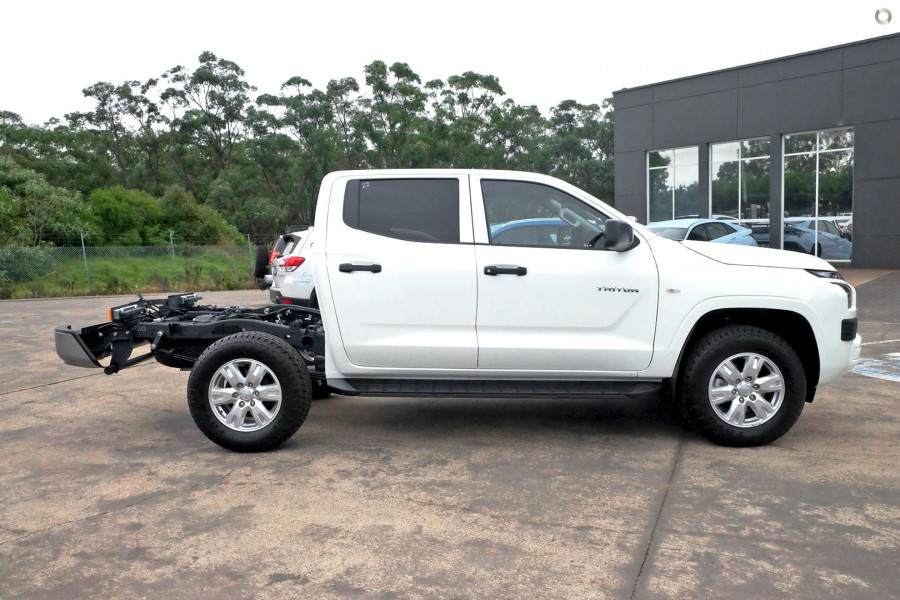 2025 Mitsubishi Triton MV  GLX+ Cab Chassis Image 5