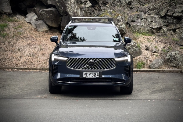 2025 Volvo XC90 L Series Ultra B5 Bright SUV Image 2