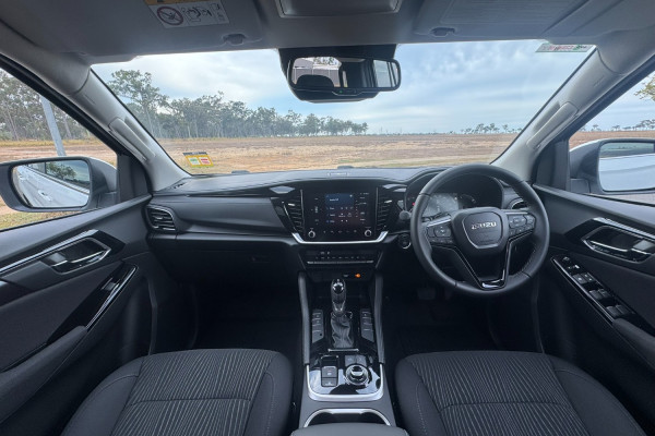 2026 Isuzu MU-X RJ LS-U SUV Image 11