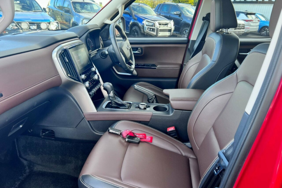 2023 Mahindra Scorpio  Z8 SUV Image 15