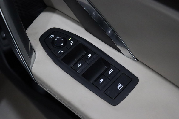 2024 BMW iX1 U11 eDrive20 xLine SUV image 13