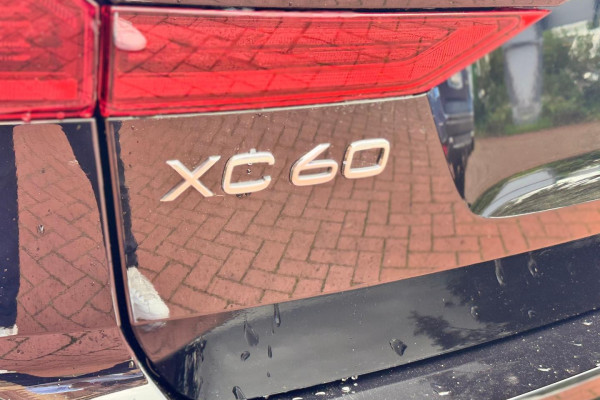 2025 Volvo XC60 UZ Plus T8 Plug-in Hybrid SUV Image 15