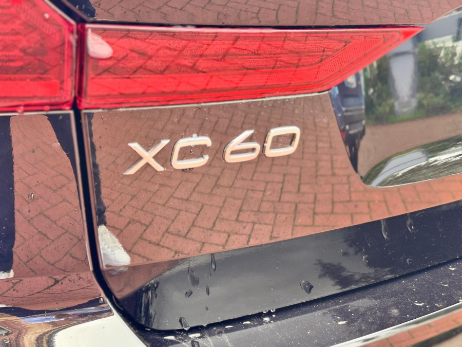 2025 Volvo XC60 UZ Plus T8 Plug-in Hybrid SUV Image 15