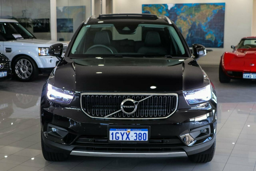 2019 Volvo XC40 XZ T4 Momentum Suv Image 9