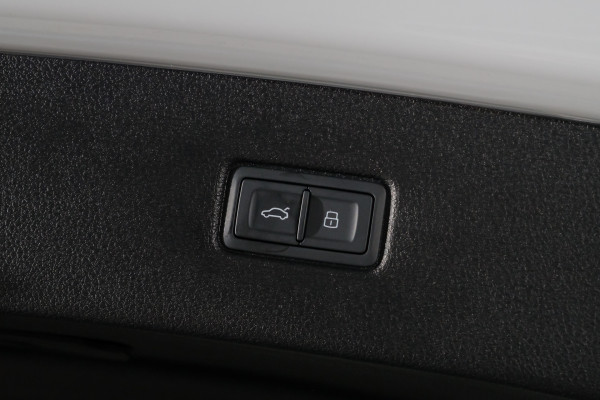 2026 MY25 Audi Q7 4M TDI 210kW S line SUV image 17