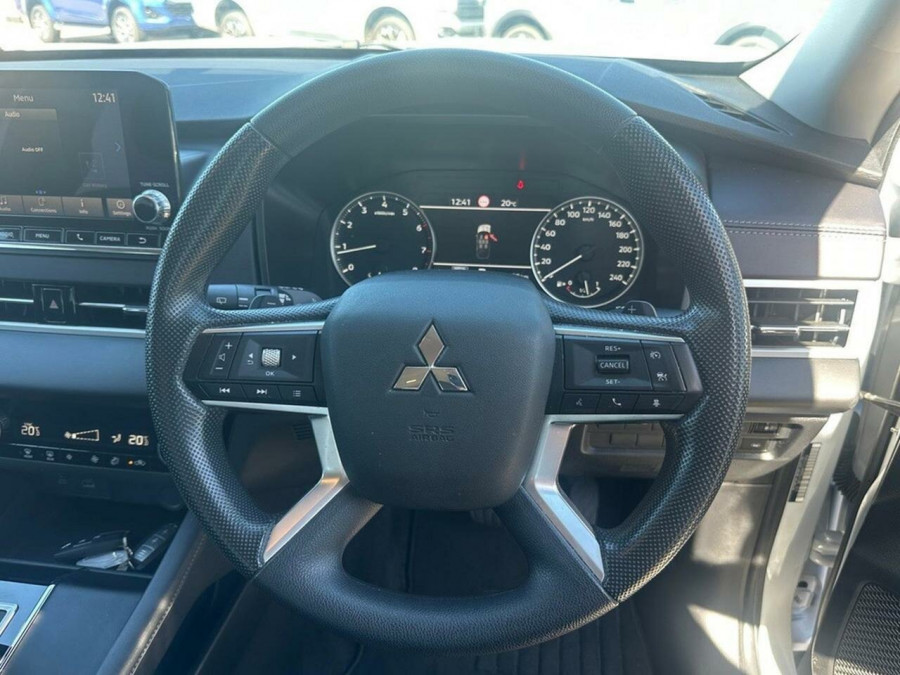 2022 MY23 Mitsubishi Outlander ZM ES SUV Image 16