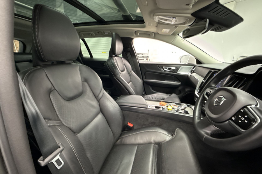 2023 Volvo V60 Cross Country Z Series Ultimate B5 Bright SUV Image 21