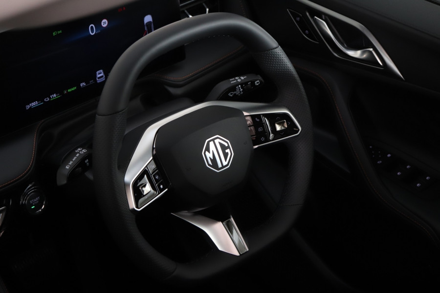 2026 MG HS Super Hybrid Essence SUV Image 13