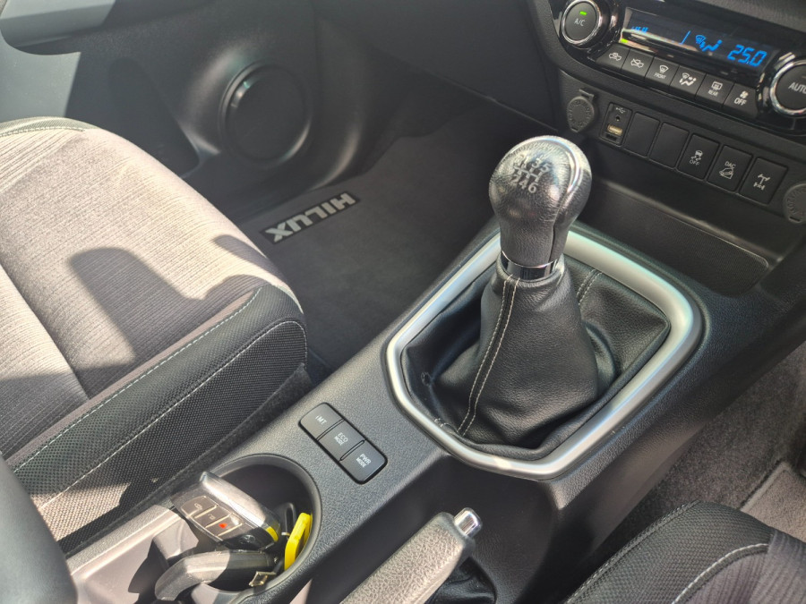 2018 Toyota HiLux  SR5 Double Cab Pick Up Image 21