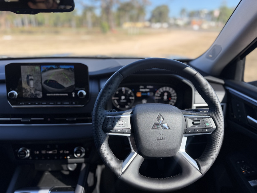 2025 MY24 Mitsubishi Outlander ZM PHEV Exceed SUV Image 13