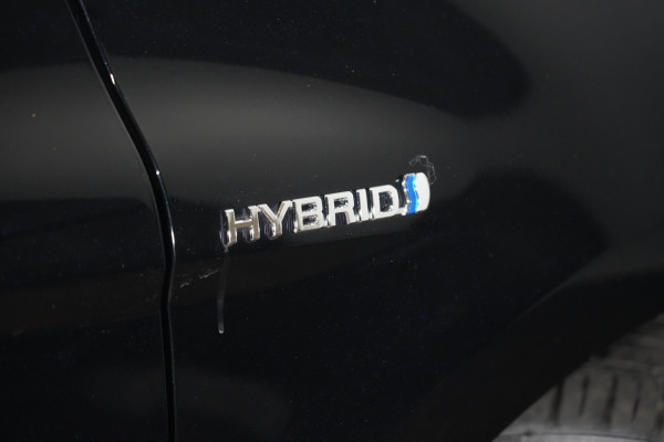 2021 Toyota Camry SX Hybrid Sedan Image 11