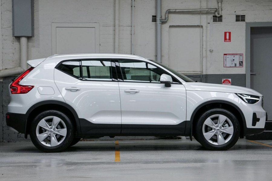 2025 MY26 Volvo XC40 XZ Plus B4 SUV Image 16