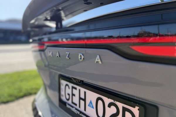 2026 Mazda 6e  E35 Atenza Hatch Image 14
