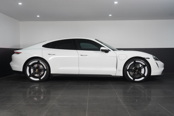 2021 Porsche Taycan 4S Coupe Image 15