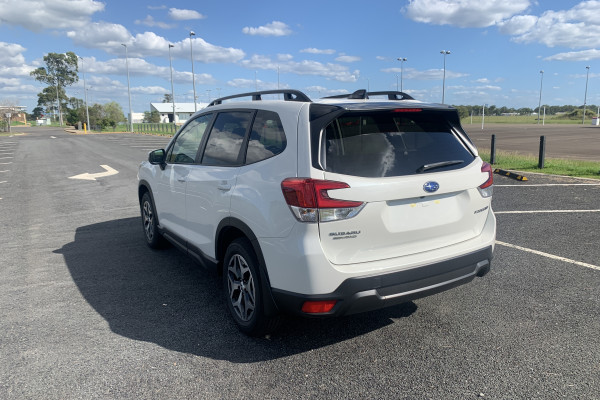 2024 Subaru Forester FW25IA 2.5i Luxury SUV Image 5