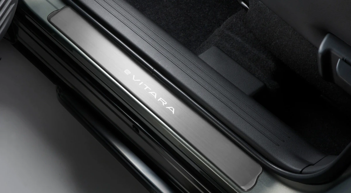 e VITARA Side Sill Scuff