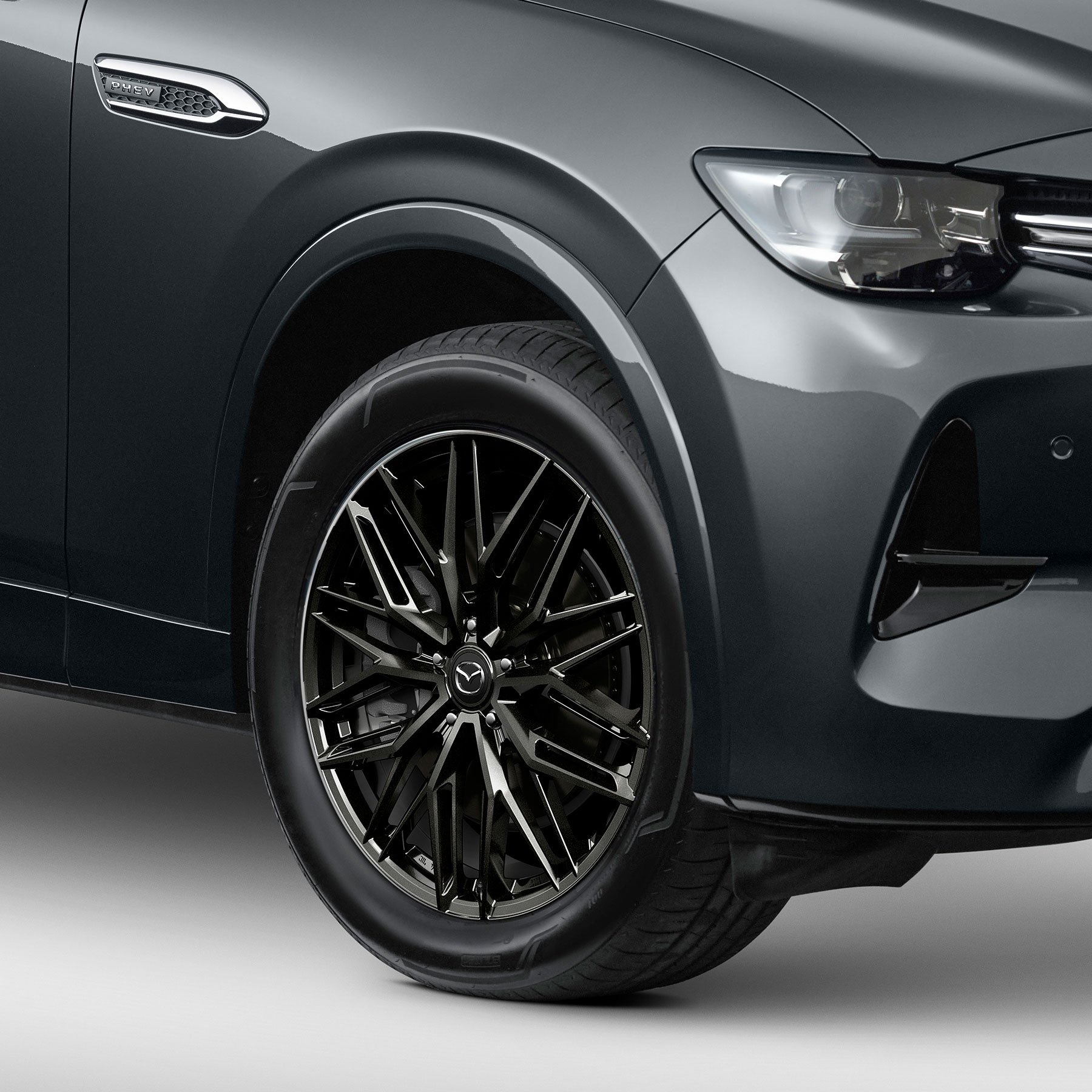 18 inch Graphite Alloy Wheel