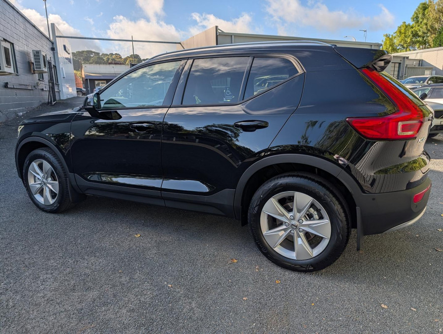 2025 MY26 Volvo XC40 XZ Plus B4 SUV Image 9