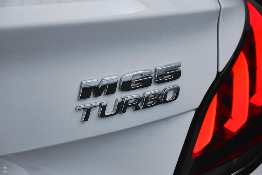2023 MY24 MG MG5  Essence Sedan Image 10