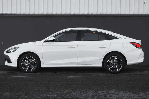 2023 MY24 MG MG5  Essence Sedan Image 5