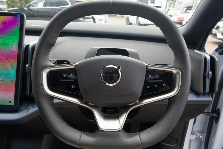 2024 Volvo EX30  Twin Motor Performance Ultra SUV Image 9
