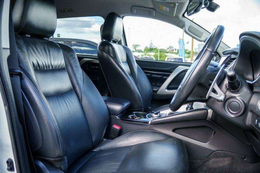 2019 Mitsubishi Pajero Sport QE GLS SUV Image 18