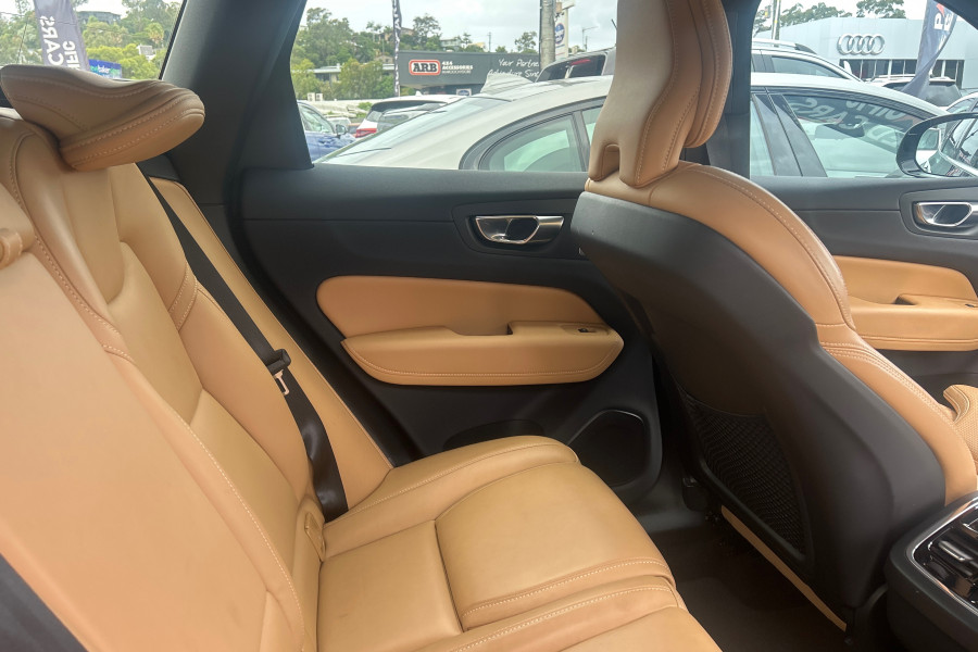 2021 MY22 Volvo XC60 UZ B5 Inscription SUV Image 35