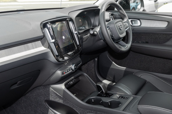 2026 Volvo XC40 XZ Plus B4 SUV image 8