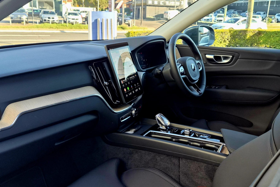 2026 Volvo XC60 UZ Plus B5 Bright SUV