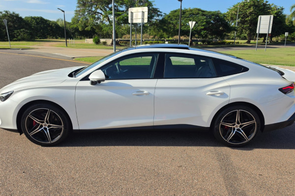 2025 MG MG7  Essence Sedan Image 10