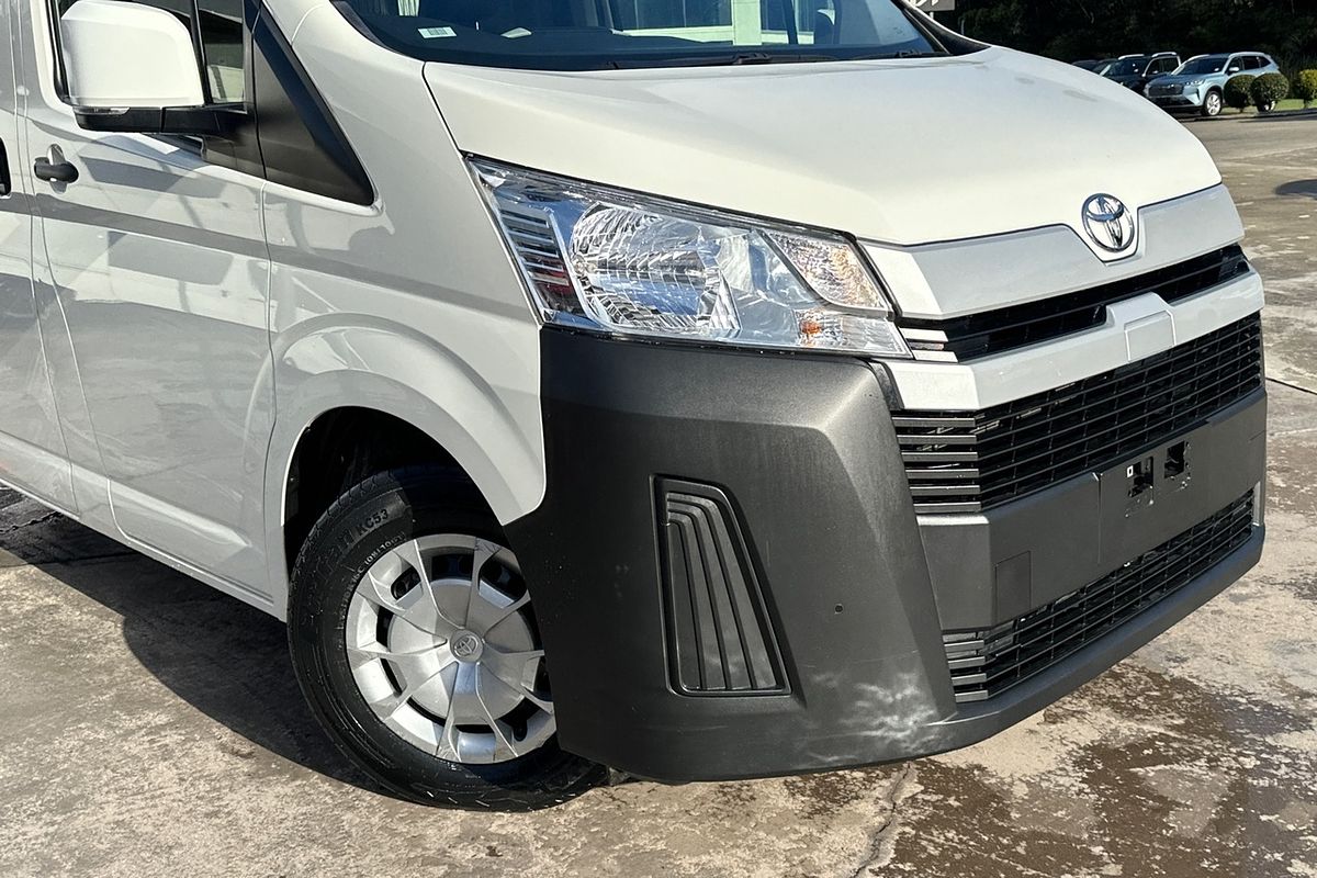 2022 Toyota HiAce GDH300R  Van Image 2