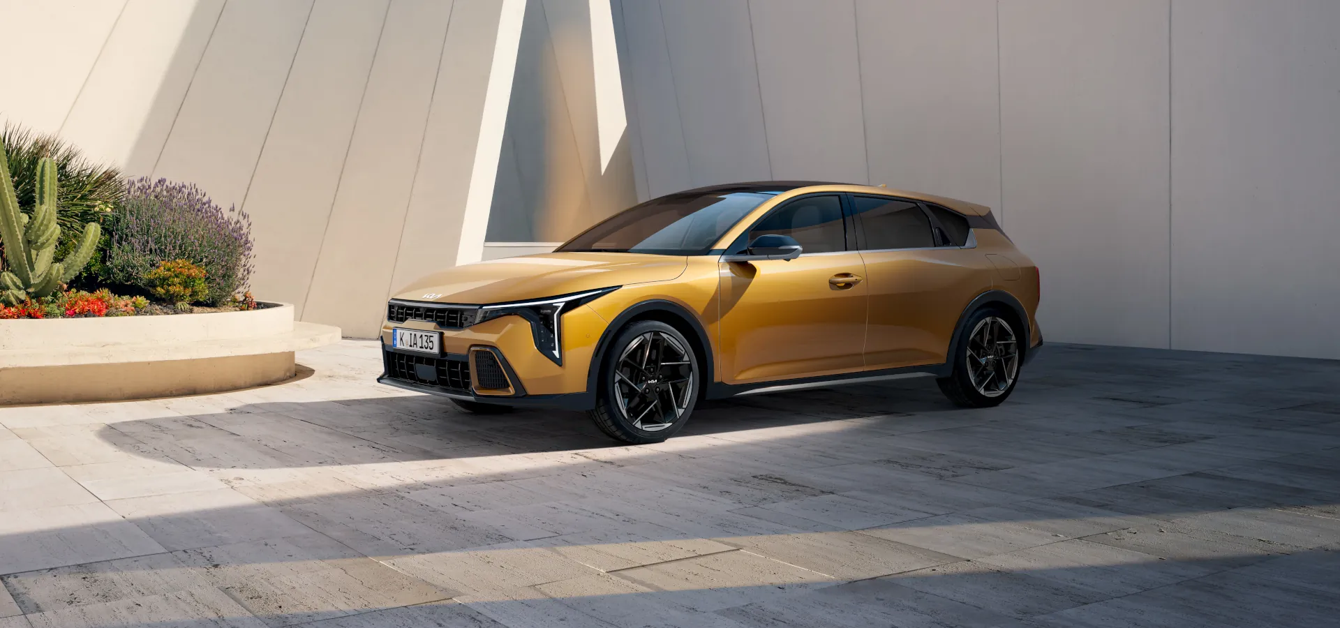 K4Hatch & Sedan Image