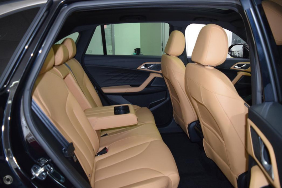 2025 MG HS AS33 Essence SUV Image 15