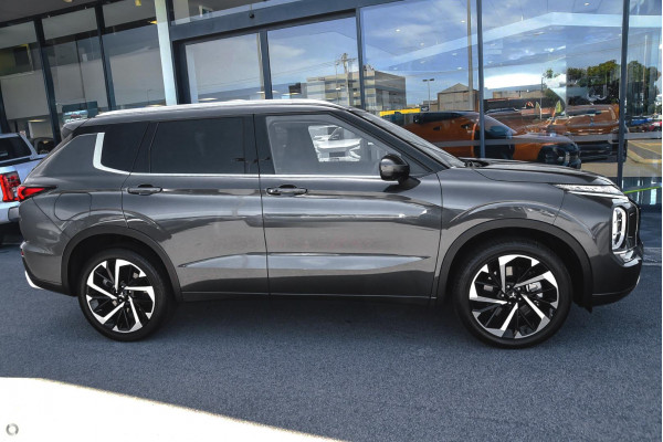 2024 Mitsubishi Outlander ZM PHEV Exceed SUV Image 5