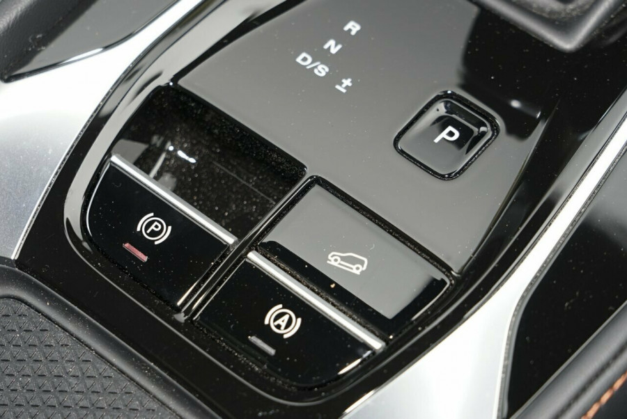 2024 MY24.5 MG HS AS33 Essence SUV Image 19