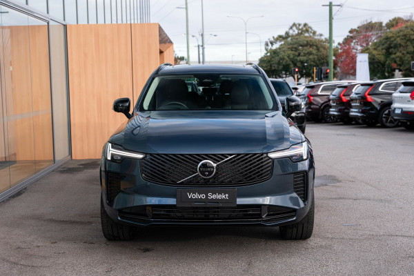 2025 MY26 Volvo XC90 L Series Ultra B5 Dark SUV Image 8