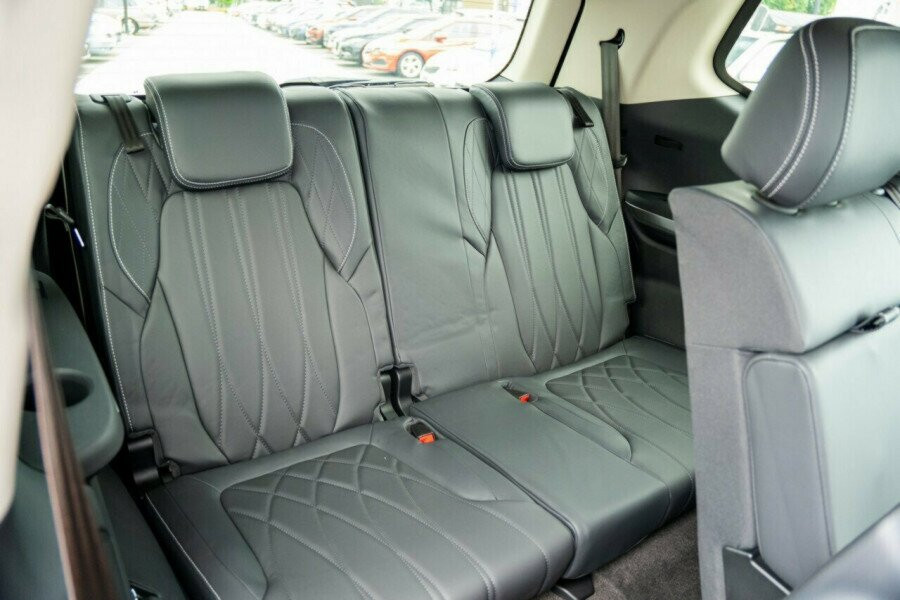 2024 MY25 LDV D90 SV9A Executive SUV Image 17