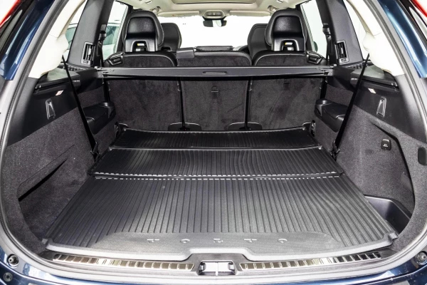 2025 MY26 Volvo XC90 L Series Ultra B5 Dark SUV Image 10