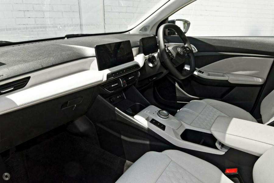 2024 MY24.5 MG MG3 ZP22 Essence Hybrid+ Hatch Image 8